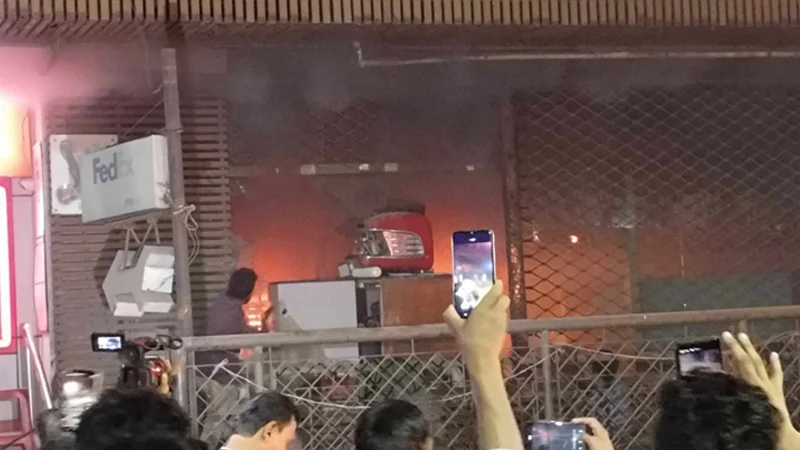 একুশে টিভির ভবনে আগুন